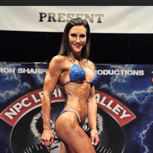 Competition bikini - Picture 3 of 4